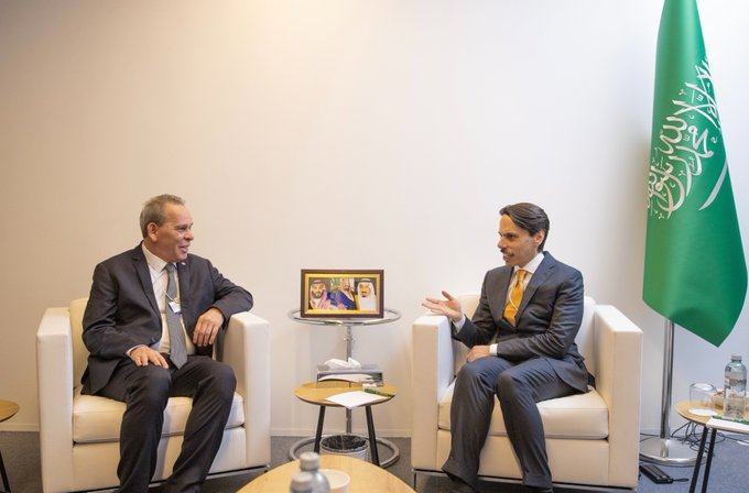 وزير الخارجية يلتقي رئيس الحكومة التونسية