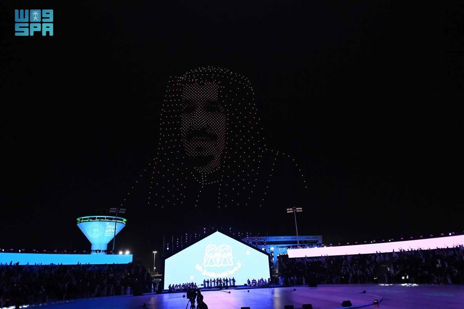 عروض الدرون الضوئية تبهر زوار مهرجان شتاء جازان