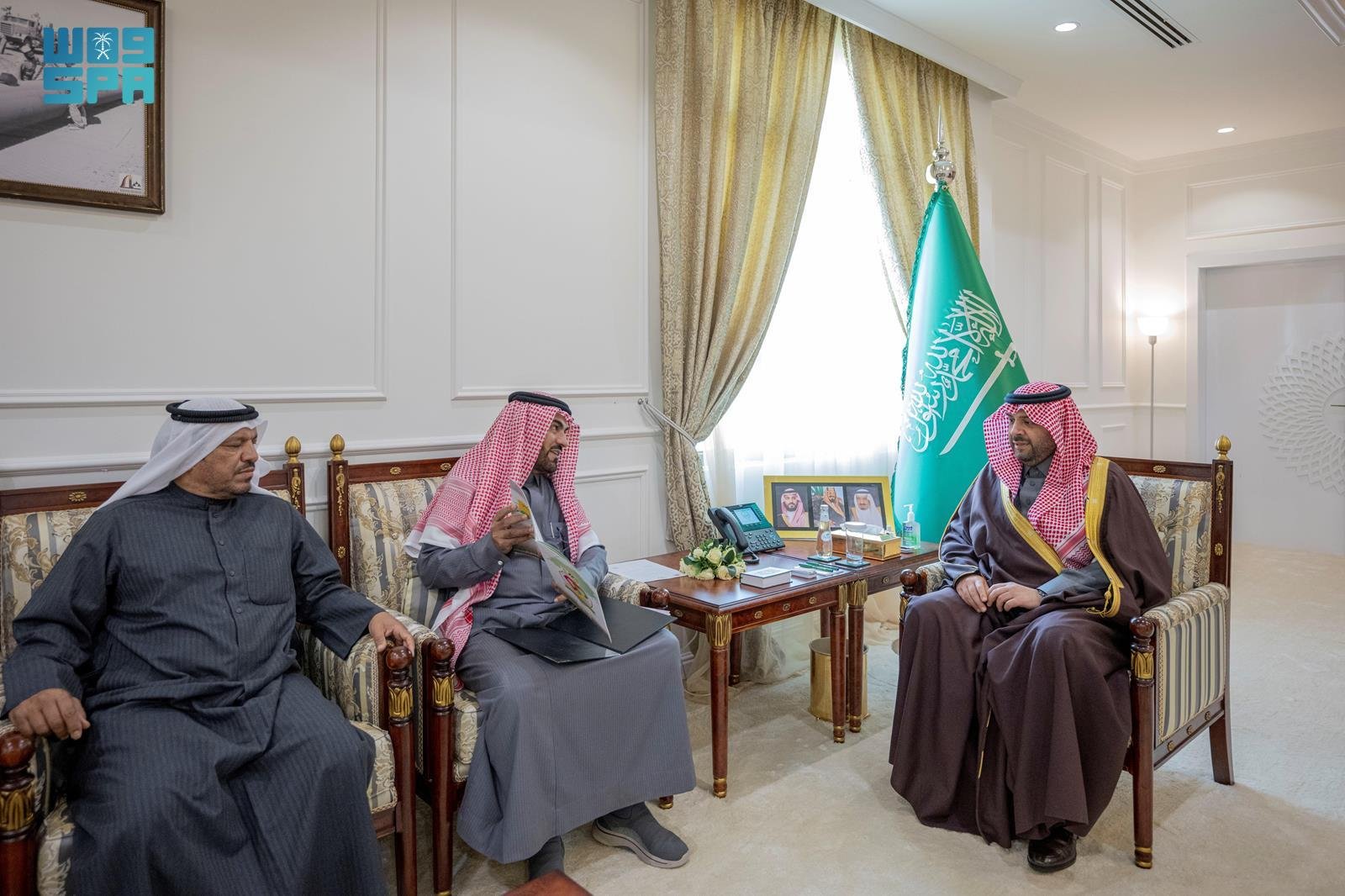 الأمير فيصل بن خالد بن سلطان يبارك لنادي التضامن تحقيق ثلاث بطولات على مستوى منطقتي الحدود الشمالية والجوف