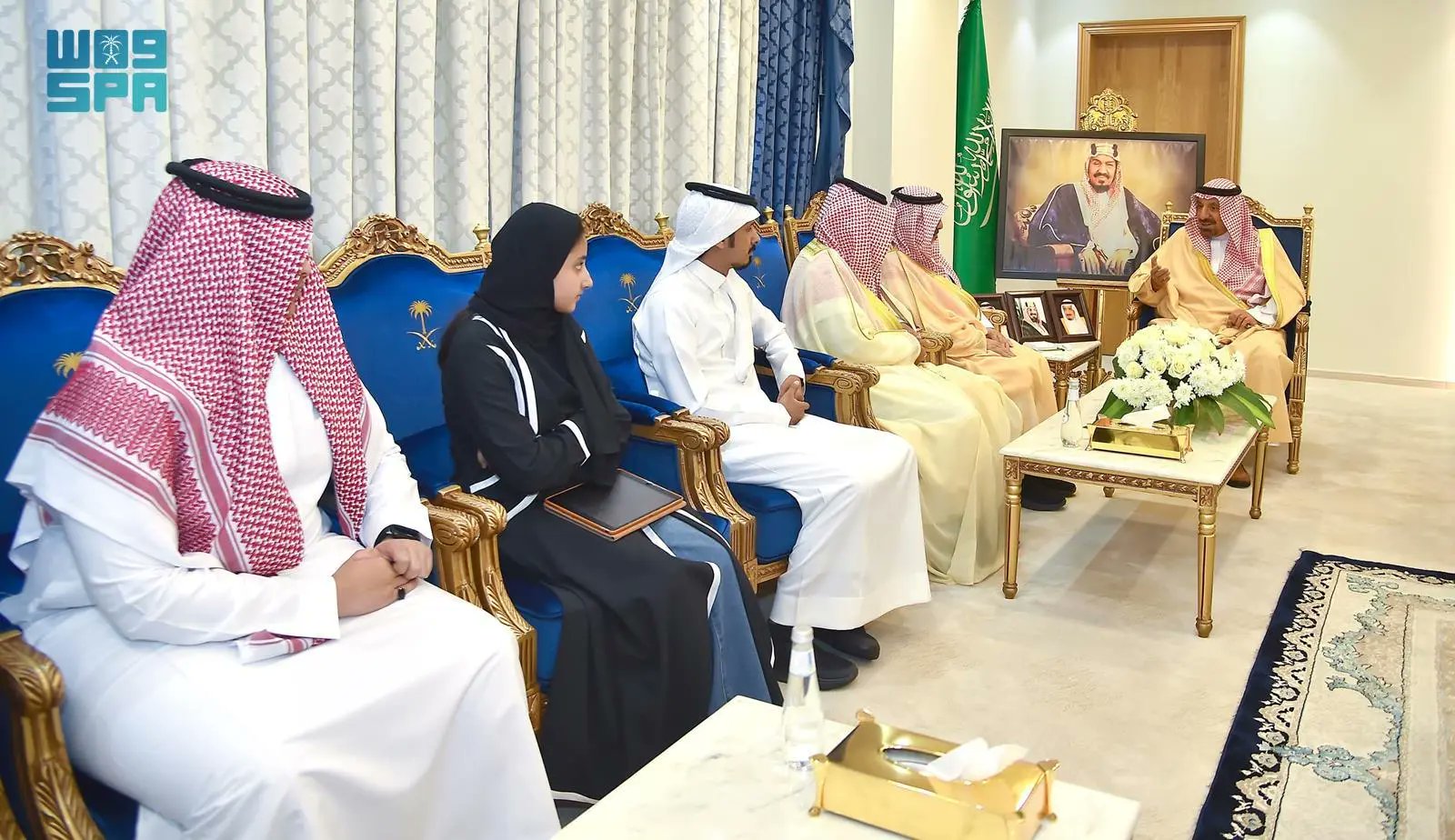 أمير نجران يستعرض تقريراً لإنجازات إدارة تعليم محافظة شرورة