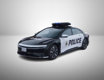 دورية أمنية كهربائية من فئة "لوسيد"