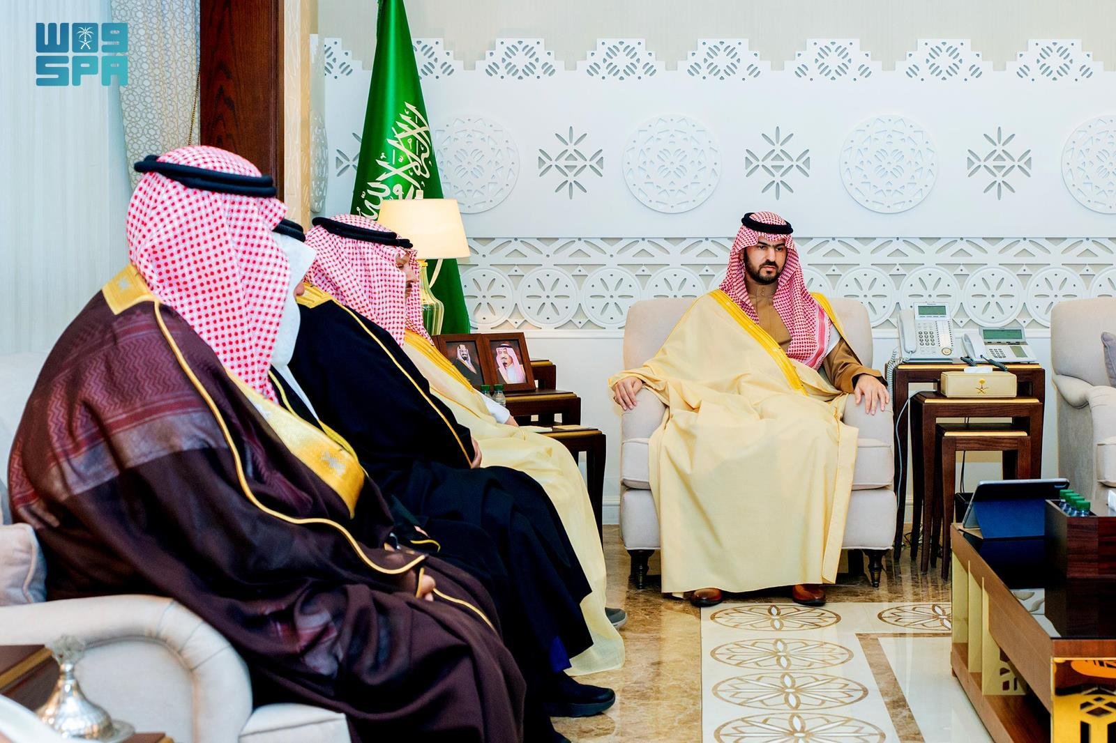 نائب أمير الشرقية يكرم الجهات المنظمة لموسم الفروسية بالخفجي