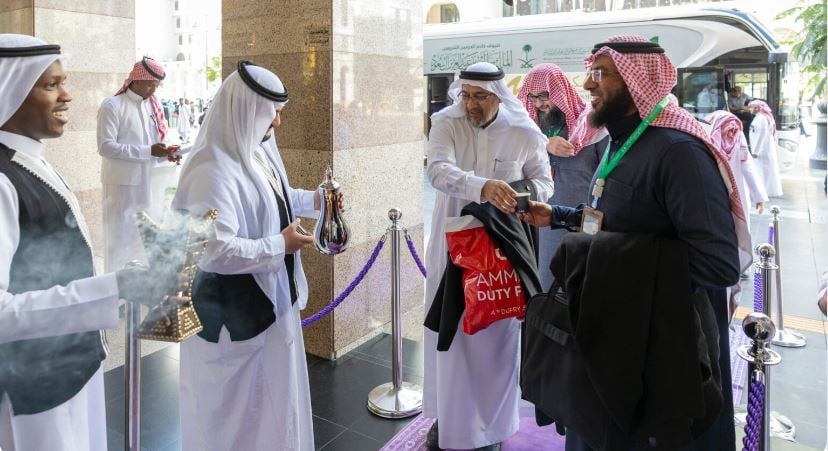 الدفعة الثالثة من ضيوف برنامج خادم الحرمين الشريفين للعمرة والزيارة يزورن مجمع الملك فهد لطباعة المصحف الشريف