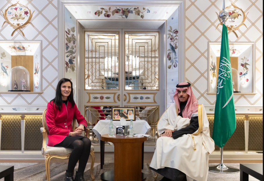 وزير الخارجية يستعرض آخر مستجدات القضايا الإقليمية والدولية خلال لقائه وزيرة خارجية بلغاريا