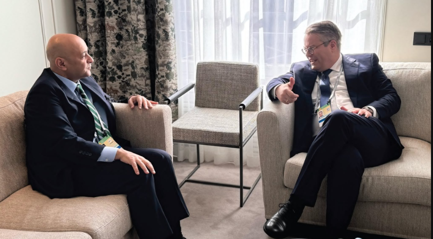 الأمين العام لمجلس التعاون يناقش مع وزير الدولة الألماني تداعيات الوضع في غزة