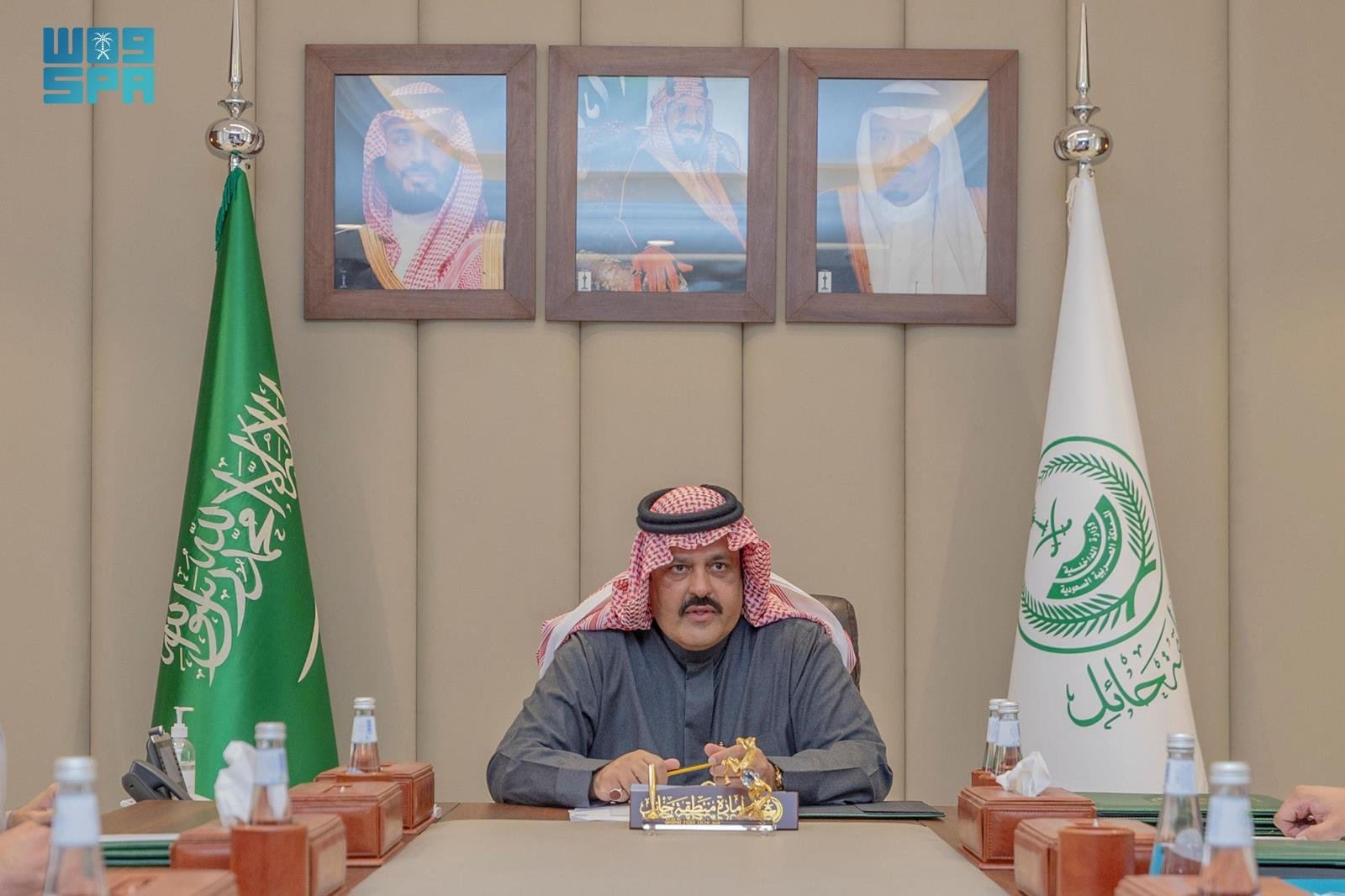 أمير حائل يرأس الاجتماع التنسيقي لمديري القطاعات الحكومية بالمنطقة
