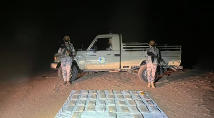 القبض على 10 مخالفين لنظام أمن الحدود لتهريبهم 240 كيلو قات في عسير