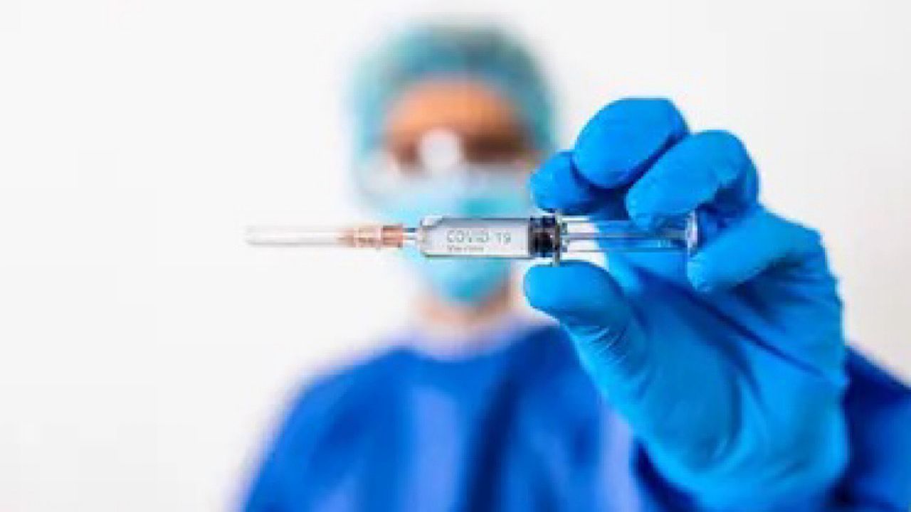 محمد صلاح يثير الجدل بدخوله في حانة.. صور