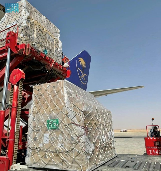 وصول الطائرة الإغاثية السعودية السادسة التي يسيرها مركز الملك سلمان للإغاثة تحمل مساعدات المملكة للشعب الأوكراني
