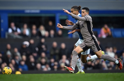 إيفرتون يتعادل أمام توتنهام في الدوري