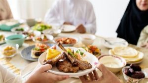 '5 نصائح' لنظام غذائي صحي للطلاب في رمضان

