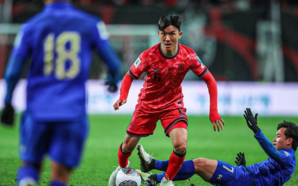 كوريا الجنوبية تتعادل مع تايلاند بتصفيات كأس العالم بعد الانفصال عن كلينسمان