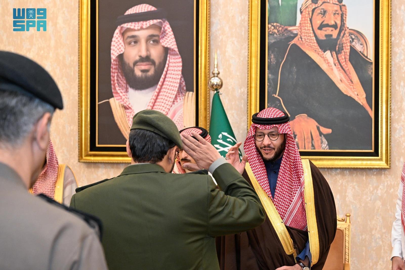 محافظ الطائف يستقبل مسؤولي القطاعات الحكومية