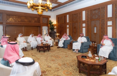ولي العهد يستقبل أمراء المناطق