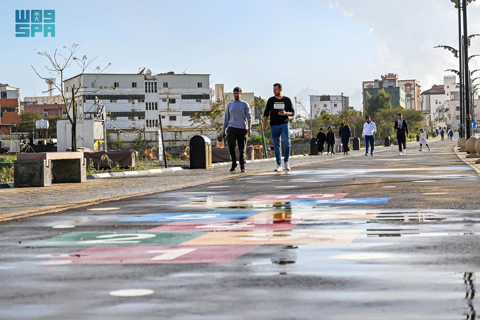 رياضة المشي .. هواية صحية يمارسها أهالي منطقة الباحة قبل الإفطار