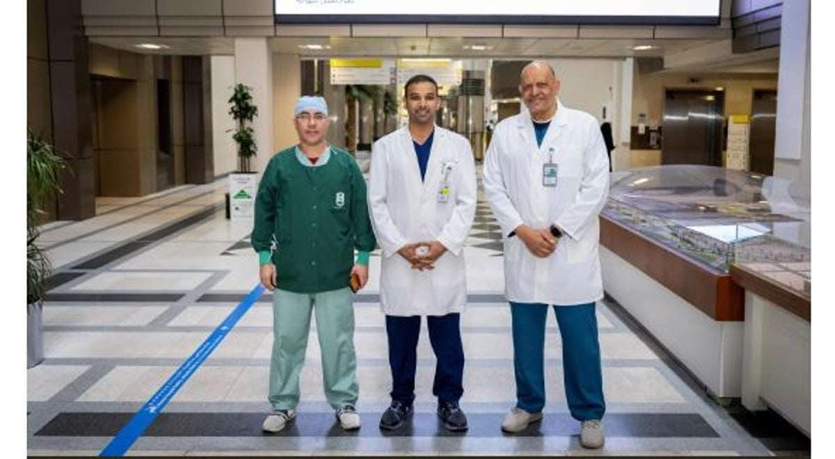 جامعة الملك سعود تجري جراحة ناجحة لترميم «فك سفلي ومفصل» باستخدام مفصل صناعي