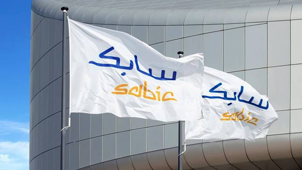 البطاقات تهدد 4 لاعبين من ريال مدريد