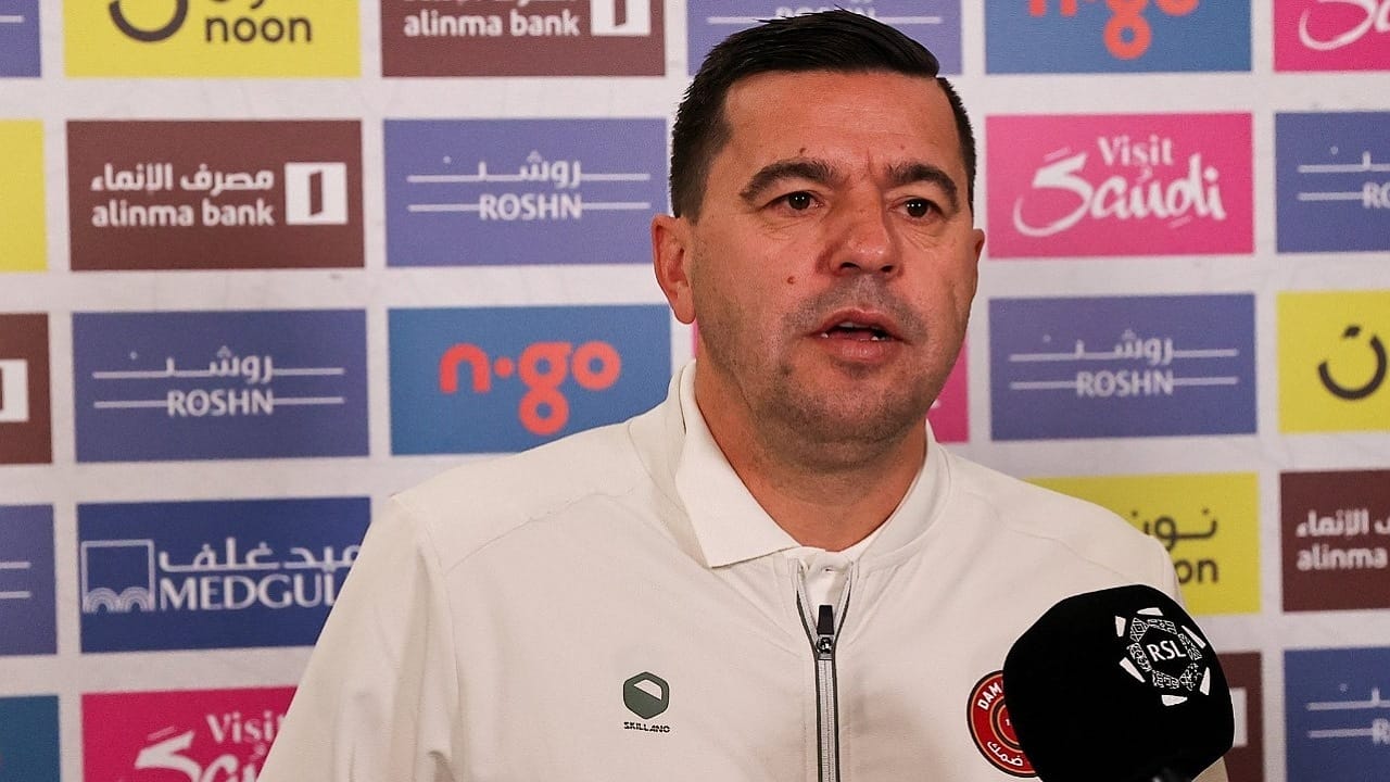 المذيع الداخلي لملعب المملكة أرينا: جمهور الهلال .. افخروا بناديكم.. فيديو