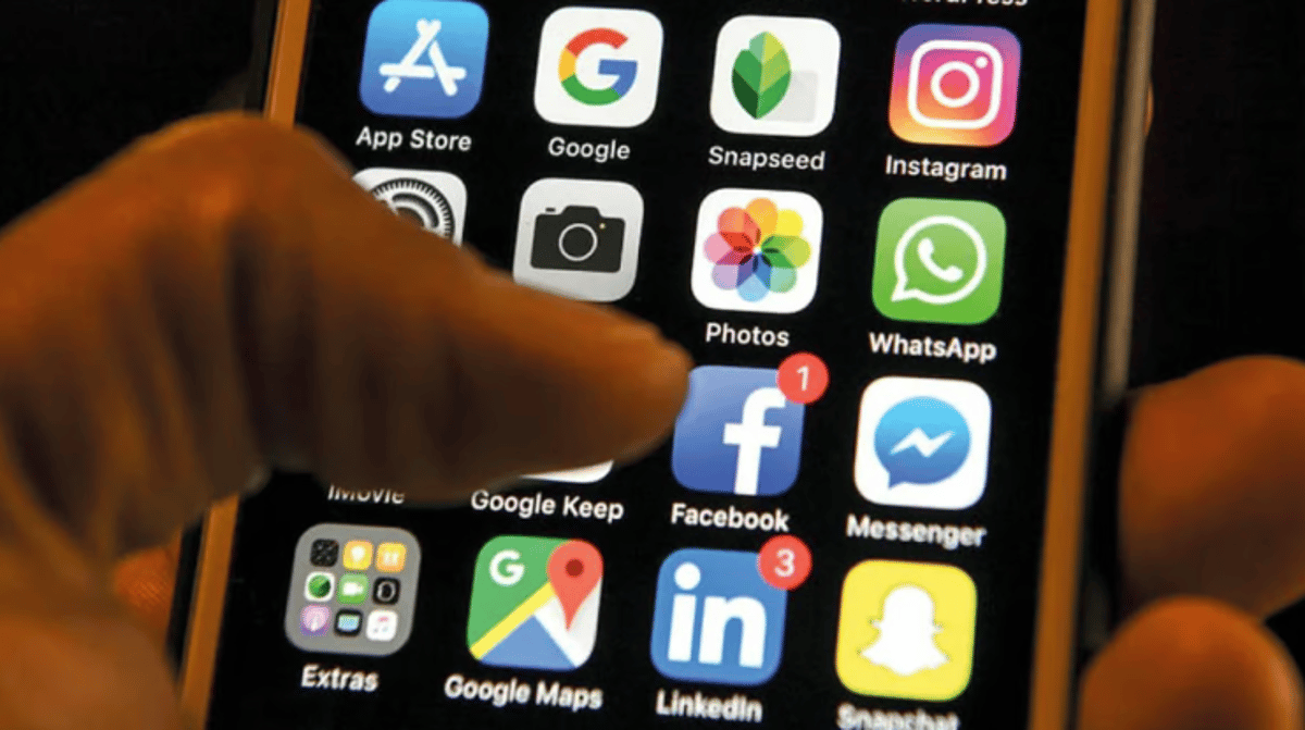 مختص: منصات التواصل الاجتماعي تتبنى أفكارًا متحيزة وتؤدي لتسريب بيانات