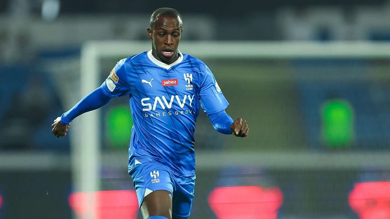 مغادرة نجم الهلال إلى مكة بسبب مرض والده