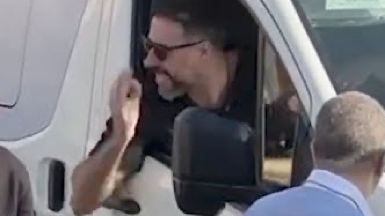 بكلب شرس وسلاح أبيض .. مغربي يحاول اختطاف فتاة قاصر