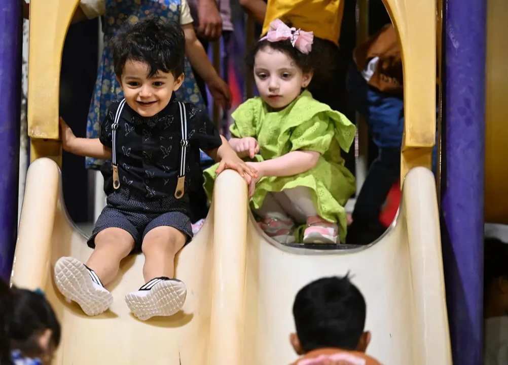 فعاليات العيد تدخل البهجة والسرور على أطفال المدينة