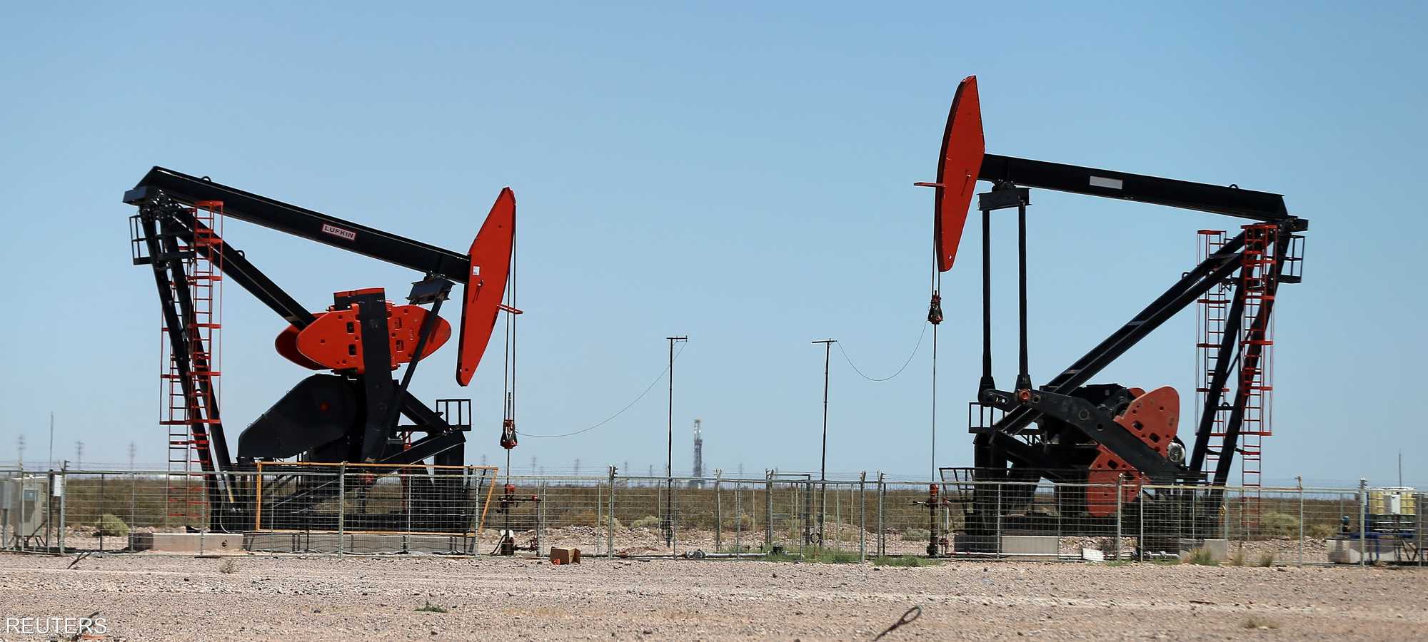 النفط يقفز بأكثر من 2% وسط توترات الشرق الأوسط