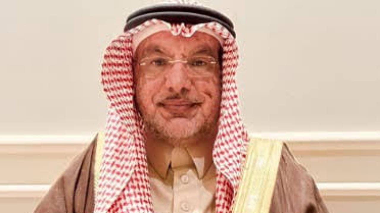 إيريك تين هاغ يزور مائدة إفطار أقامها اليونايتد للموظفين المسلمين داخل النادي ..فيديو