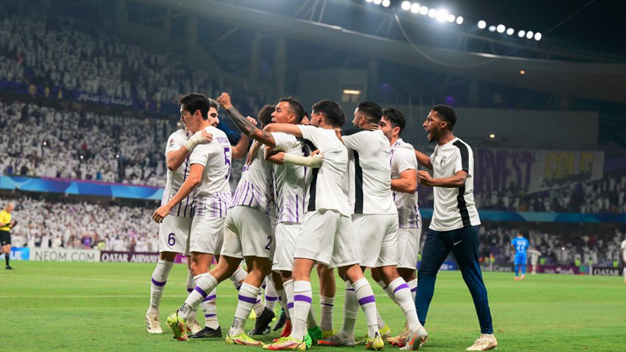 الجهات الأمنية بالرياض تباشر واقعة اعتداء شخصين على آخر داخل مركبته..فيديو