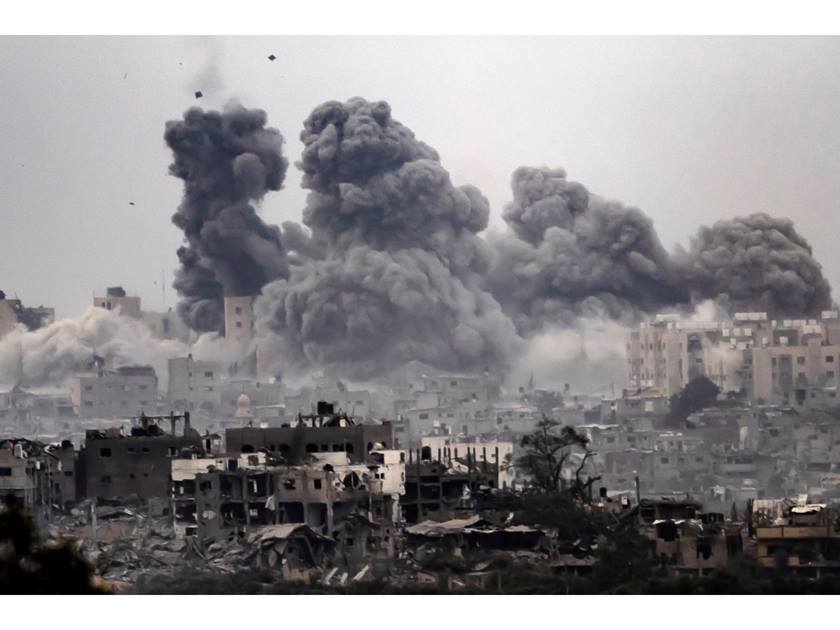 استشهاد 14 فلسطينياً جراء القصف الإسرائيلي المستمر على قطاع غزة