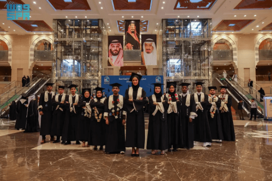 تخريج الدفعة الأولى من برنامج مِنَح “البحر الأحمر الدولية” في تخصص “إدارة الضيافة الدولية”