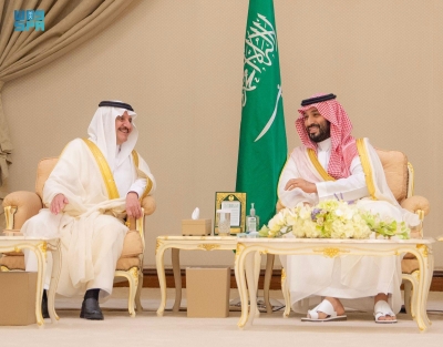 ولي العهد يستقبل العلماء والمواطنين بالشرقية
