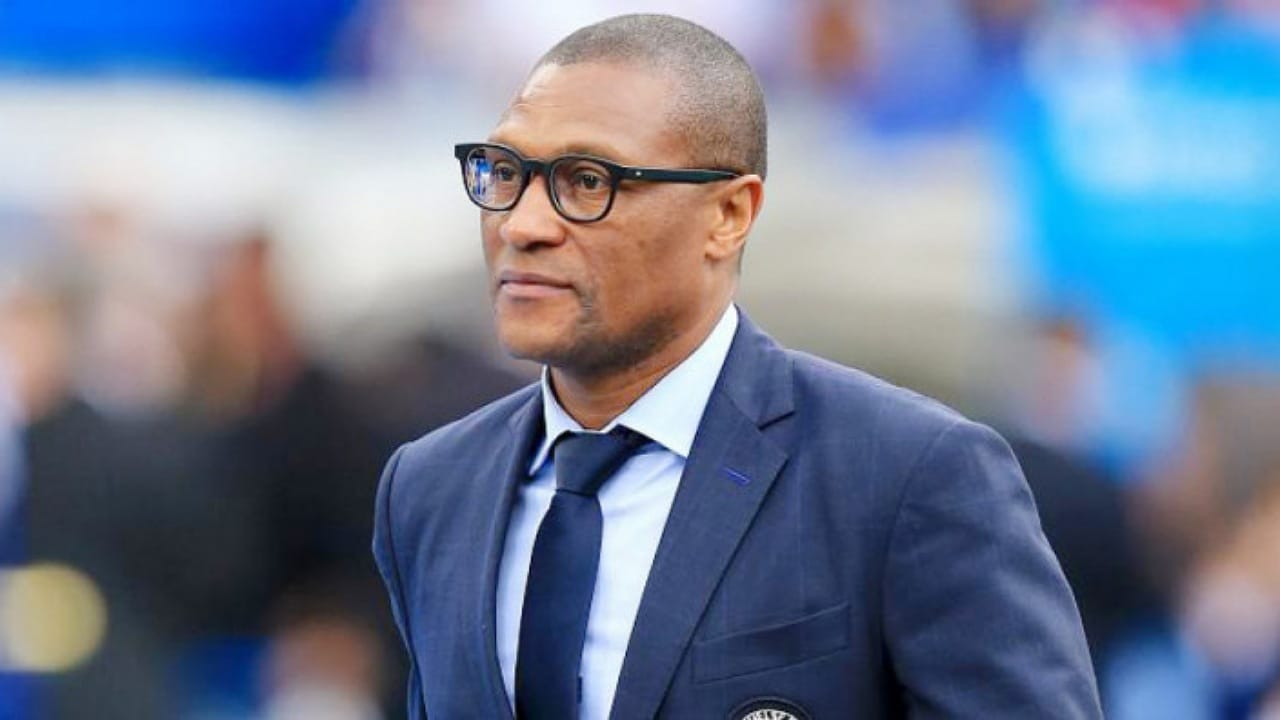 لاعبو الهلال يحتفلون بـ بونو وجيسوس بعد حصولهما على جائزة الأفضل .. فيديو