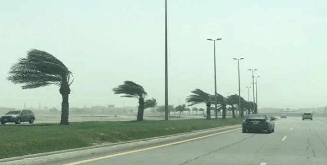 “الأرصاد”: رياح شديدة على محافظتي الرايس وينبع