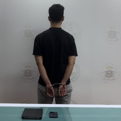 القبض على سوري لابتزازه فتاة