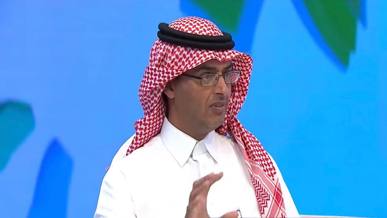 رونالدو يتجول بسيارته الفارهة في وادي لبن .. فيديو