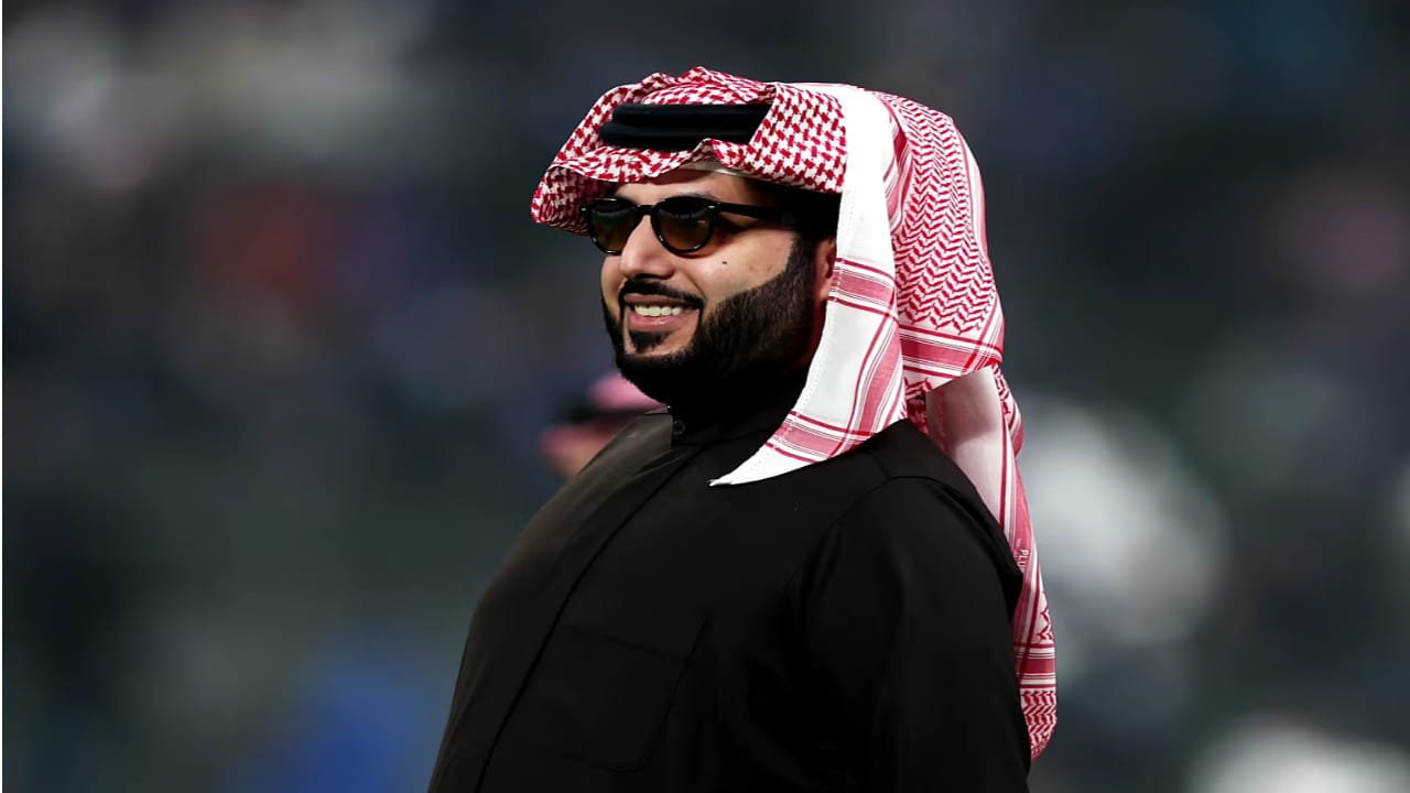 مشجعات صربيا يخطفن الأنظار برقصهن قبل مواجهة سلوفينيا