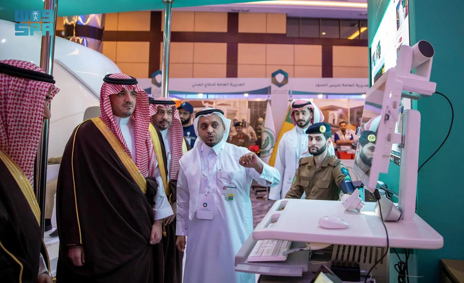 الأمير عبدالعزيز بن سعود يرعى الحفل الختامي للمنتدى الأول للصحة والأمن في الحج الذي تنظمه الإدارة العامة للخدمات الطبية بوزارة الداخلية