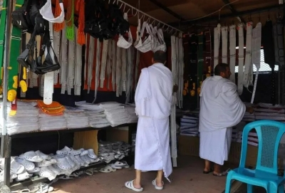 محلات الإحرامات.. حركة تجارية على حدود مكة
