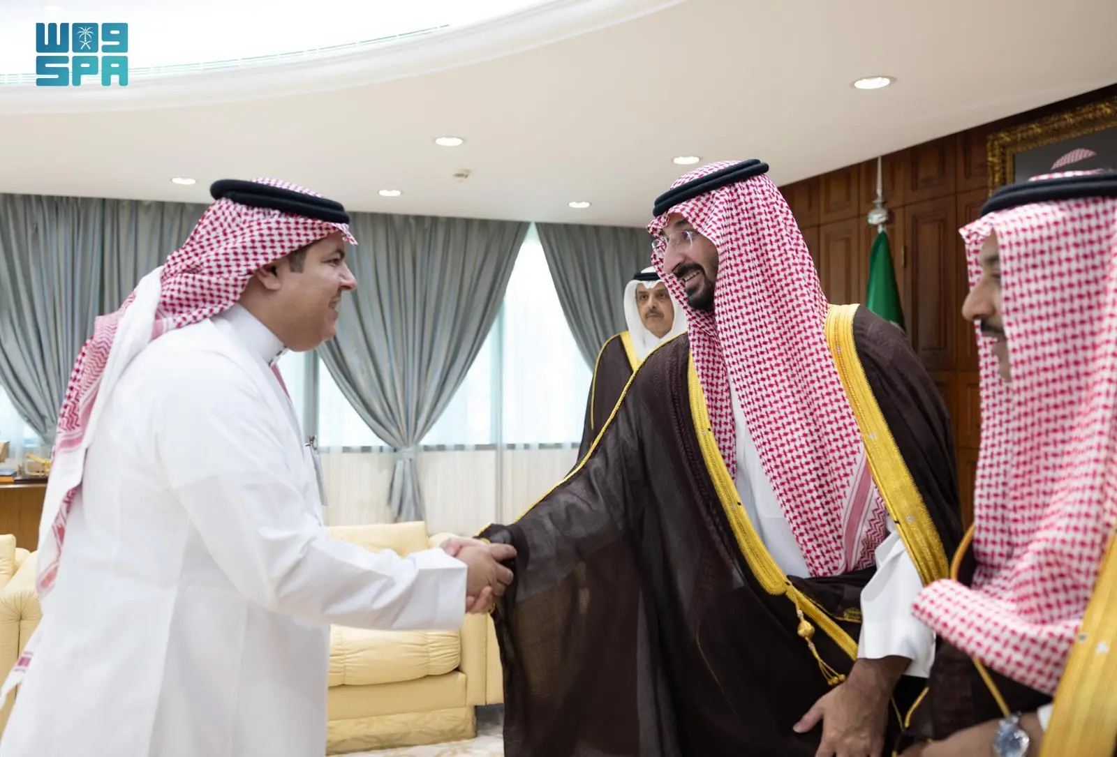 وزير الحرس الوطني يستقبل قادة الوزارة وكبار مسؤوليها المهنئين بعيد الأضحى المبارك