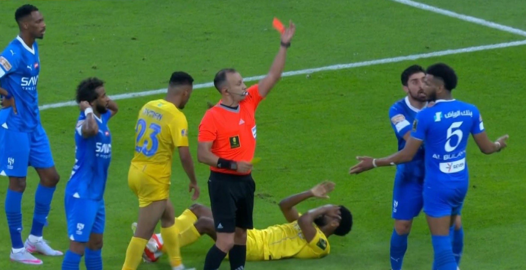 «الانضباط» توقف البليهي مباراتين وتغرم الهلال