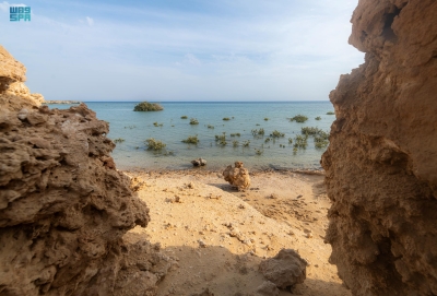شاطئ “المسدود” جنة ساحلية تحتضنها الطبيعة