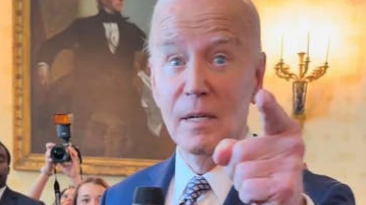 أسطورة المنتخب البرازيلي رونالدينيو: سأتخلى عن تشجيع البرازيل.. فيديو