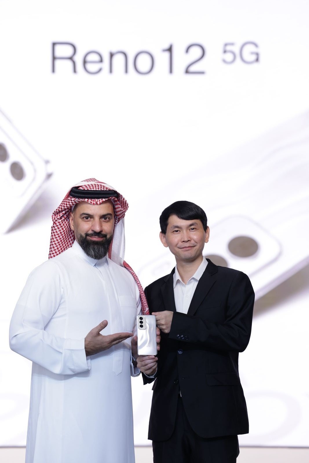 OPPO تكشف عن هواتف Reno12  في السعودية بقدرات ذكاء اصطناعي توليدي متقدمة وتصميم انسيابي مستقبلي وكفاءة طاقة منقطعة النظير مع قيمة سعرية استثنائية