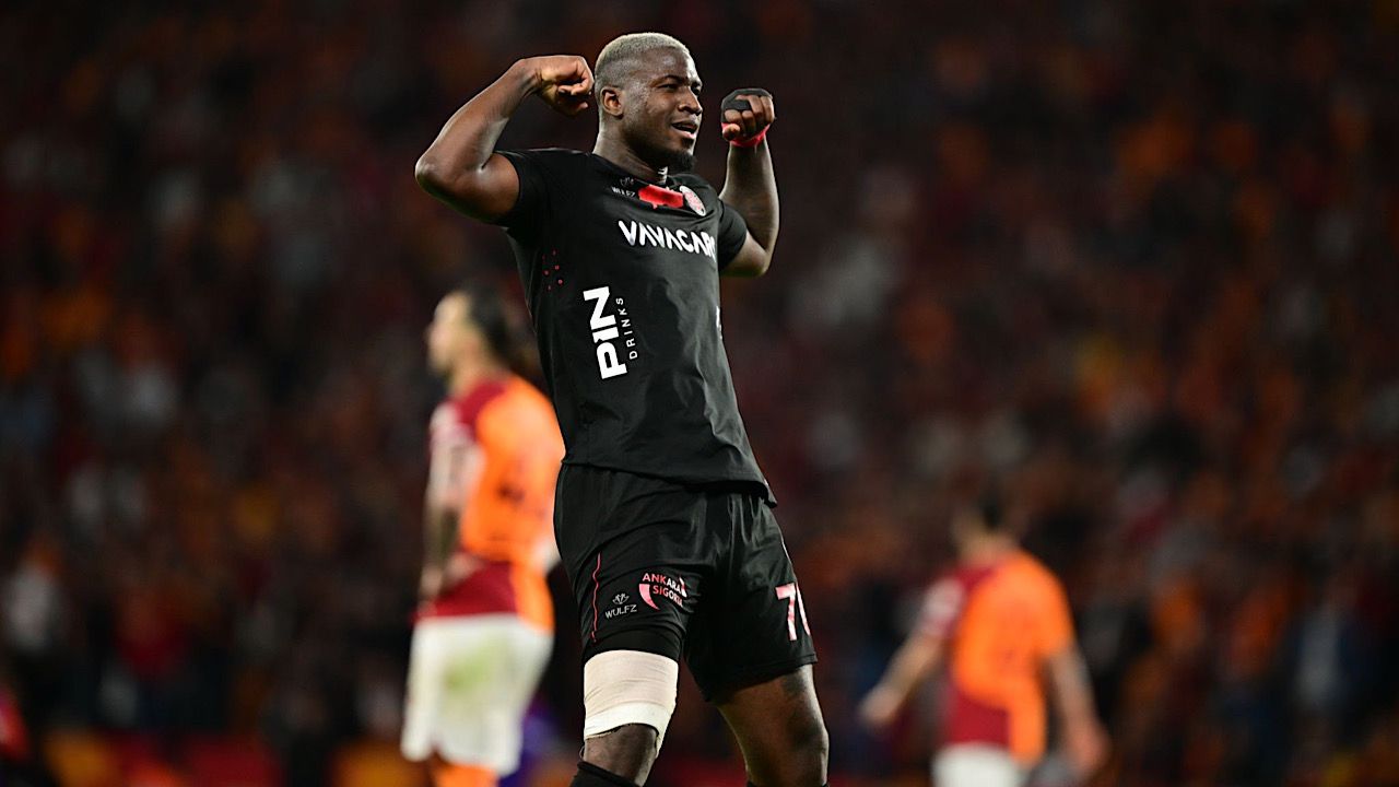 طبيب مشهور يكشف عن خضوع بايدن وترامب لعمليات تجميل