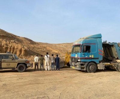 ضبط مخالفي تعدين وموقع لتصنيع المراتب بمكة