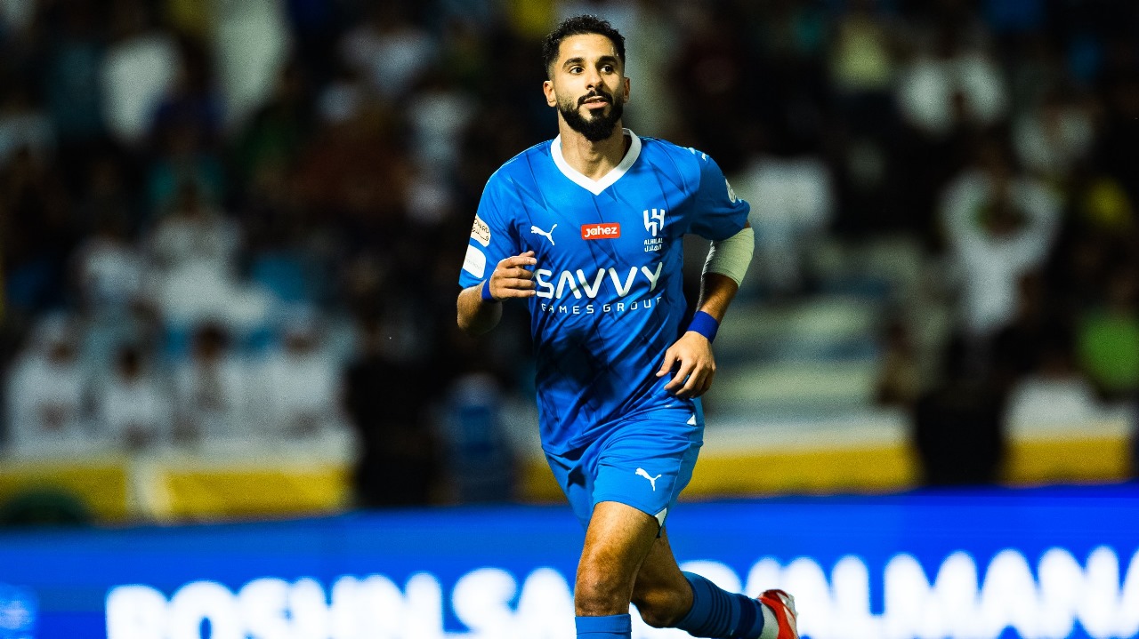 الهلال يُعلن رحيل مدافعه متعب المفرج