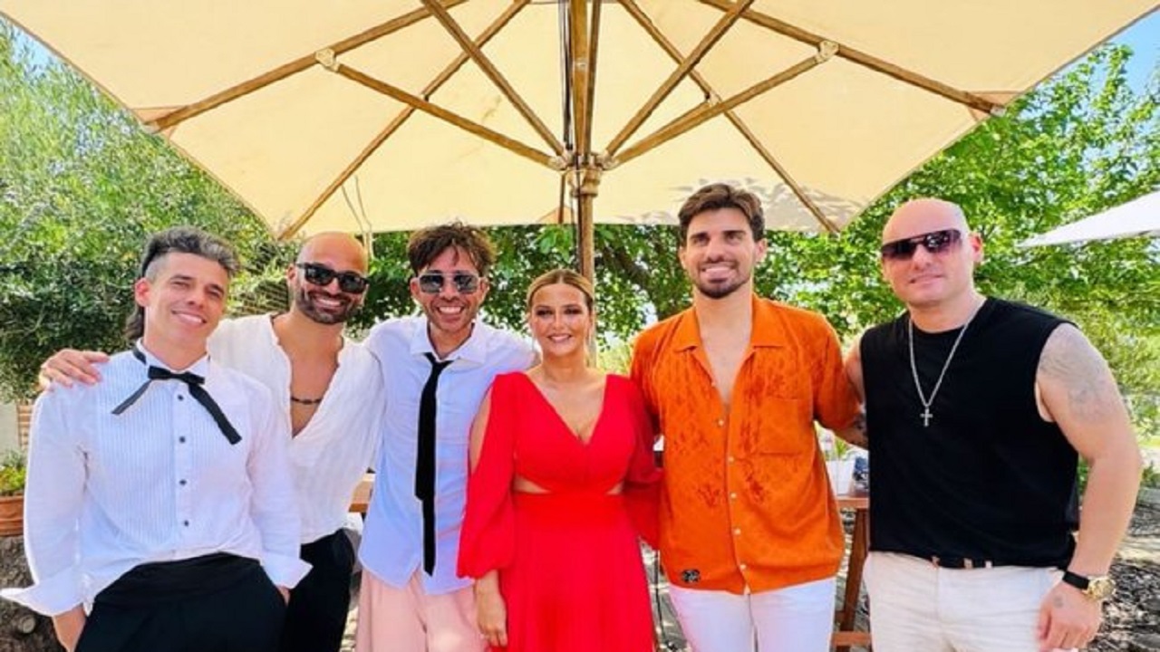 انهيار قبر كبير على عمال خلال تجهيزه .. فيديو