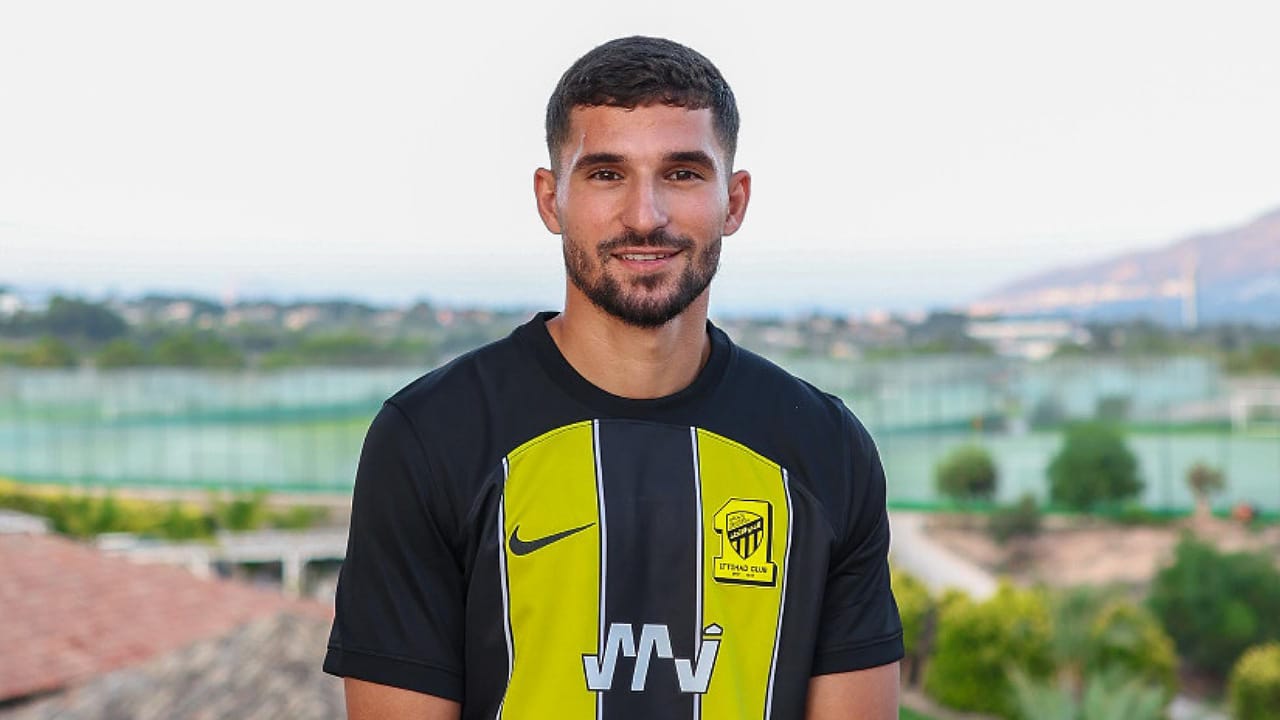 شرطة الخبر تباشر حادثة وفاة شخص تعرض للصدم  ..  فيديو