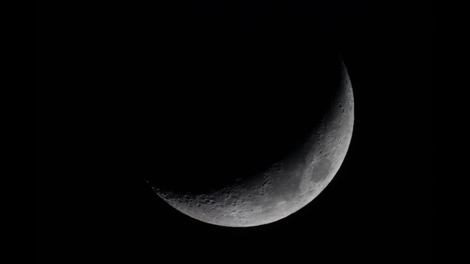 “فلكية جدة”: التربيع الأول لقمر شهر صفر .. اليوم